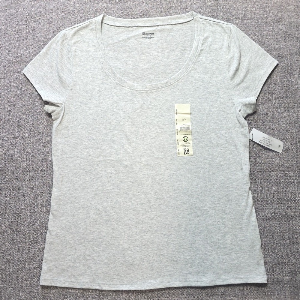No Boundaries Women' short sleeve tee Grey Fitted Scoop Tee Size XL (12/14)